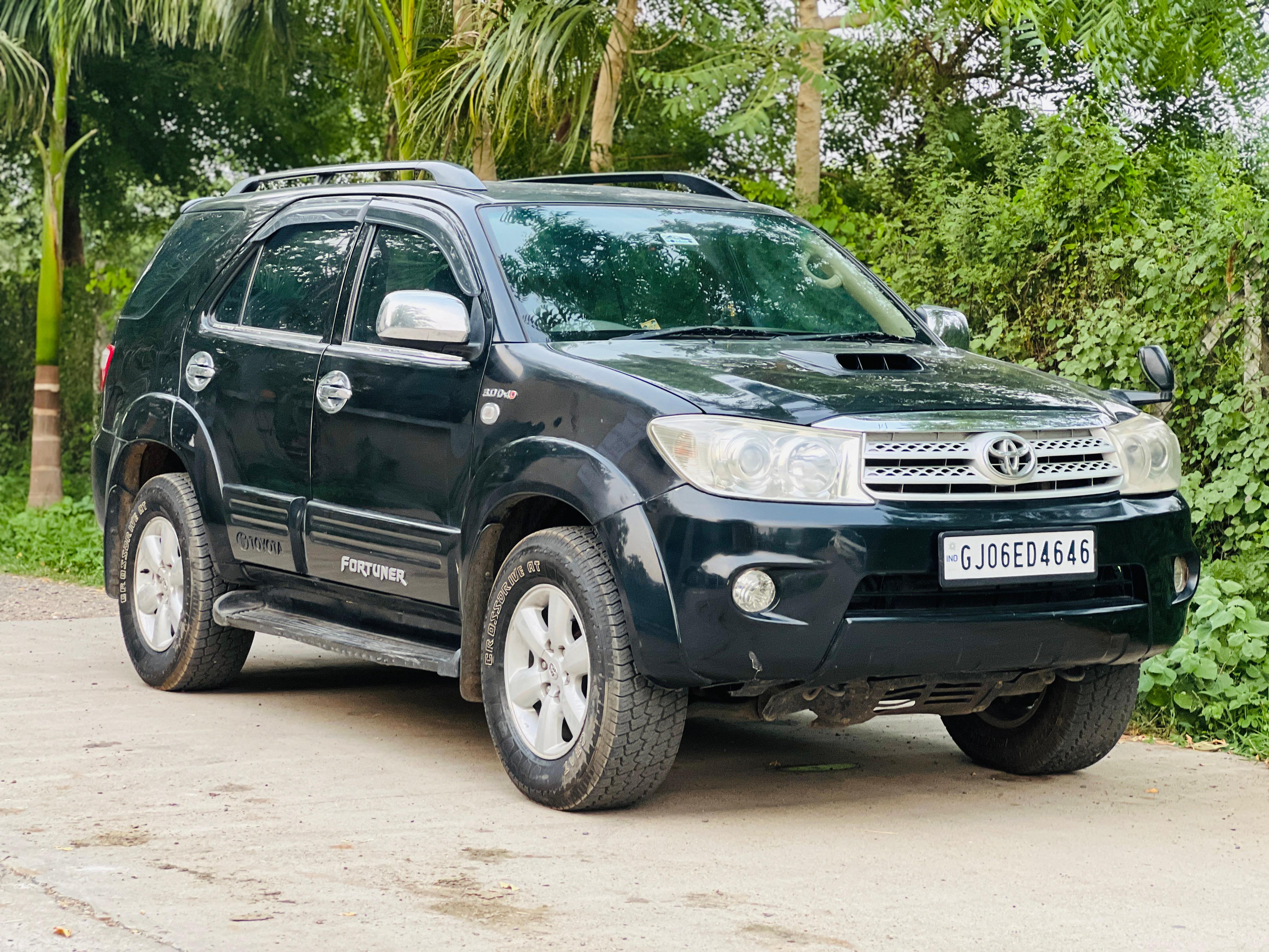 Car FORTUNER